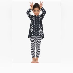 NWT Arshiner Girls Matching Bunny Outfit. Size 160 (Runs Super Small)